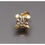 Brillantanhänger. 750/000 GG, brutto 1,4 g. Besetzt mit Brillant, 0,6 ct., light brown/pi. L. 1 cm.