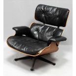 Eames, Charles & Ray Lounge-Sessel "Nr. 670". Geformtes Schichtholz, Aluminiumformguss mit schwarzer