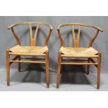 Wegner, Hans J. (1914 Tondern - Kopenhagen 2007) Paar "Y Chairs", Modell 24, auch "Wishbone Chair"