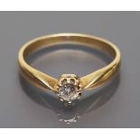 Brillantsolitärring. 585/000 GG, brutto 2,3 g. Besetzt mit Brillant, ca. 0,15 ct. RW 54.