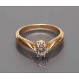 Diamantsolitärring. 585/000 GG, brutto 3 g. Besetzt mit Diamant im Altschliff, ca. 0,2 ct. RW 50.