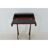 Coromandelhouten Art Deco damesbureau met klep en lade, h. 90, . br. 65, d. 42 cm.