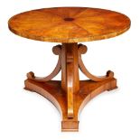 Runder Biedermeier-Tisch,süddt. um 1820-25. Esche furn. Platte sternförmig furn. m. zentralem