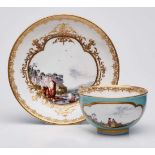 Koppchen mit UT, Meissen um 1735.Seegrüner Fond m. goldgerahmten Reserven, darin Kauffahrtei- u.