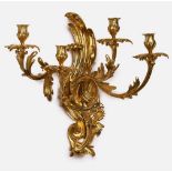 Gr. 5-flammige Wandapplike, Louis-XV-Stil,Frankreich um 1860. Bronze gegossen, vergoldet. 4