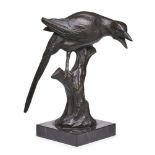 "Elster", um 1910.Bronze gegossen, dunkel patiniert. Naturalist. gestalteter Vogel auf Baumstumpf.