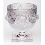 Pokalvase "Elisabeth", Lalique 20. Jh.Farbloses Kristallglas, matt u. poliert. Wandung m. plast.