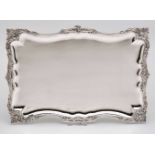 Tablett, Louis-XV-Stil,Frankreich Anfang 20. Jh. 950er Silber. Rechteck. mehrfach geschweifter