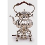 Gr. Teekessel auf Rechaud, Barock-Stil, Italien 2. Hälfte 20. Jh. 800er Silber. Bauchiger Kessel