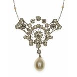 Jugendstil-Collier um 1900 Platin Filigranfassung mit 1 Altschliff-Diamant v. ca. 1,90 ct. (