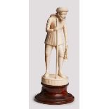 Figur "Pilger mit Lampe", 19. Jh. Elfenbein vollrd. geschnitzt. Stehender bärtiger Mann, in der