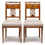 Paar Klassizismus-Stühle im Stil Jean Joseph Chapuis, Frankreich um 1810-20. Esche massiv,