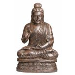 Buddha auf Lotosthron, Thailand 20. Jh. Holz m. versilbertem Überzug. Sockel geschlossen. Am Boden