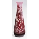 Große Vase, Gallé um 1905. Farbloses Glas, rosé u. violett überfangen. Keulenförm. Korpus mit