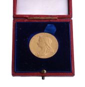Victoria, Diamond Jubilee 1897, small size official gold medal by G.W de Saulles,   26mm, 22ct, 12.