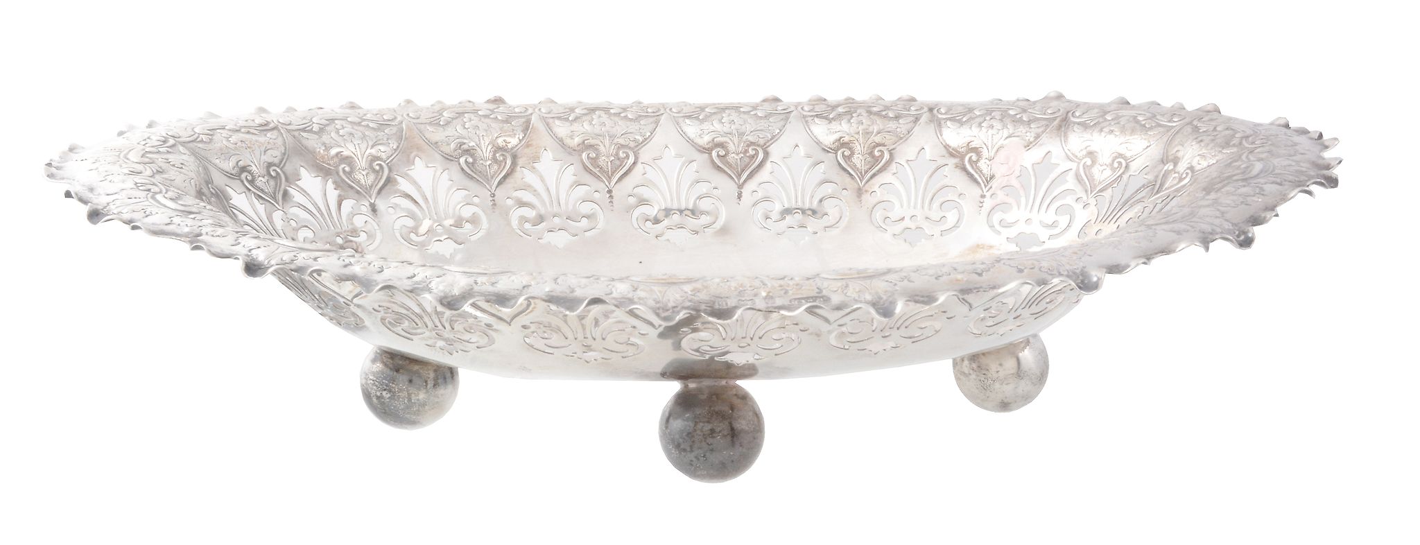 An Edwardian silver oval basket by Finnigan's Ltd, Birmingham 1901   An Edwardian silver oval basket