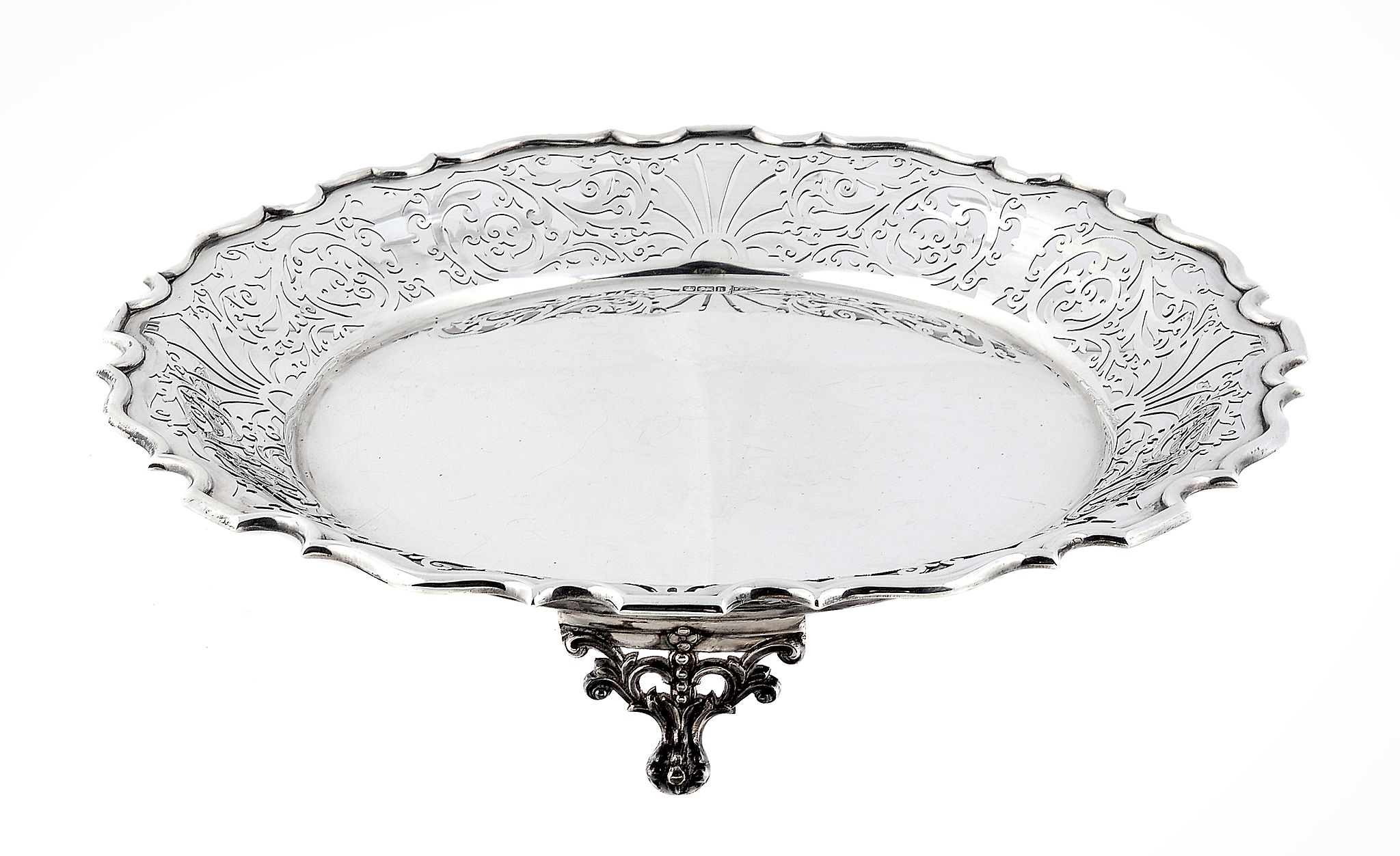 An Edwardian silver shaped circular serving dish by Walker  &  Hall   An Edwardian silver shaped