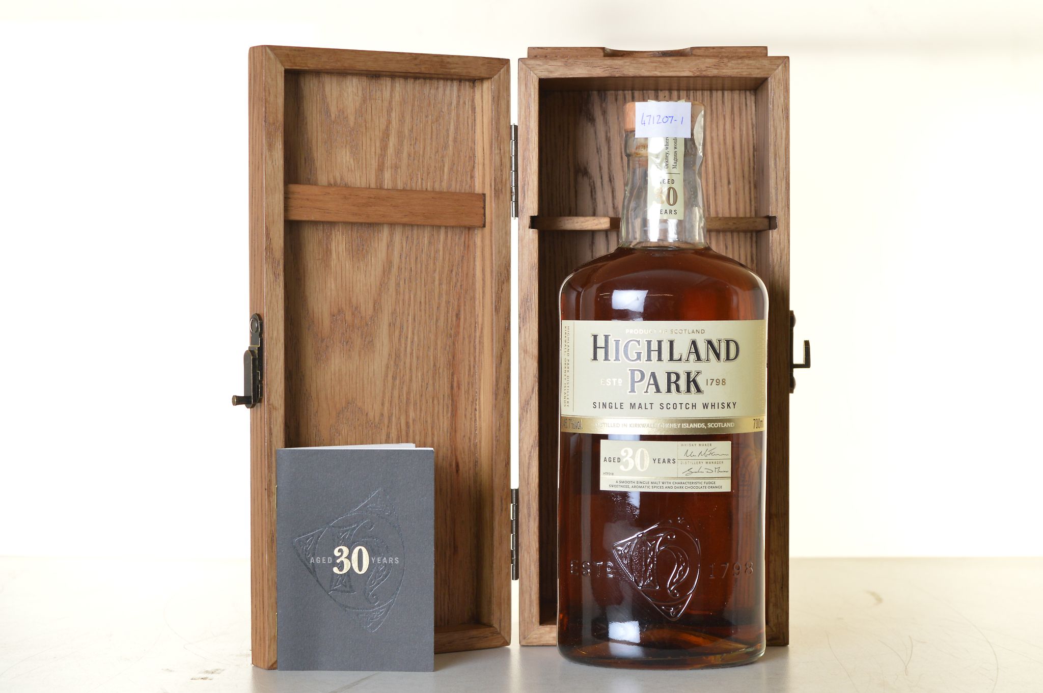 Highland Park 30 year old 45.7% 70cl 1 bt wooden display case