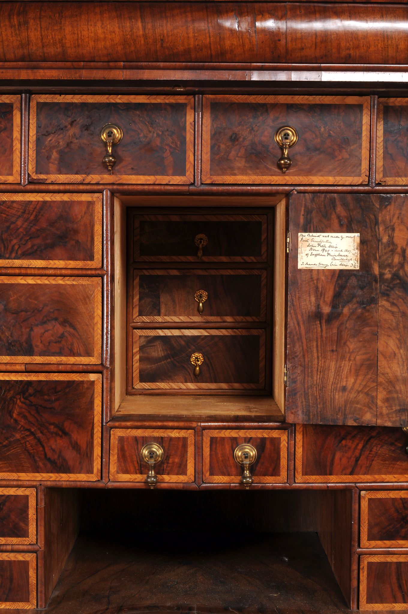 A Queen Anne walnut featherbanded cabinet on chest , circa 1710   A Queen Anne walnut - Image 5 of 6