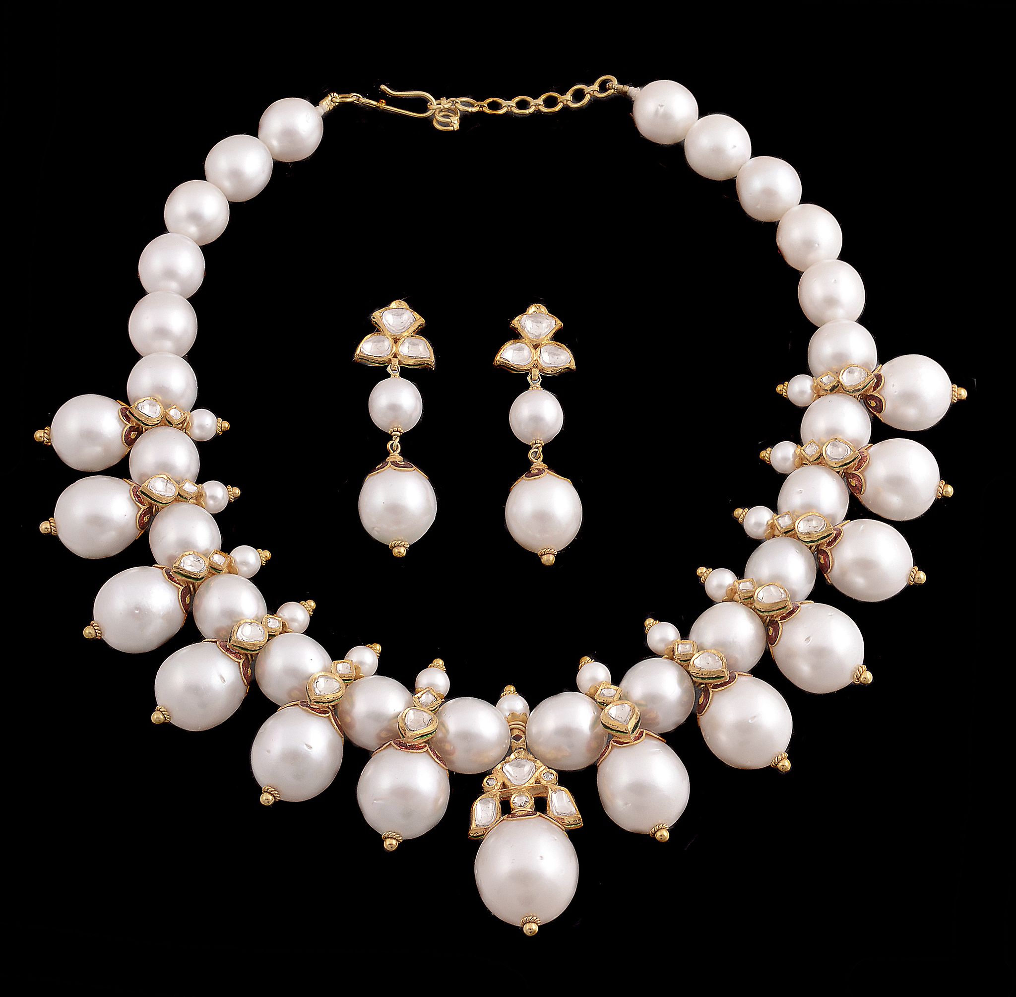An Indian South Sea cultured pearl necklace and ear pendents An Indian South Sea cultured pearl