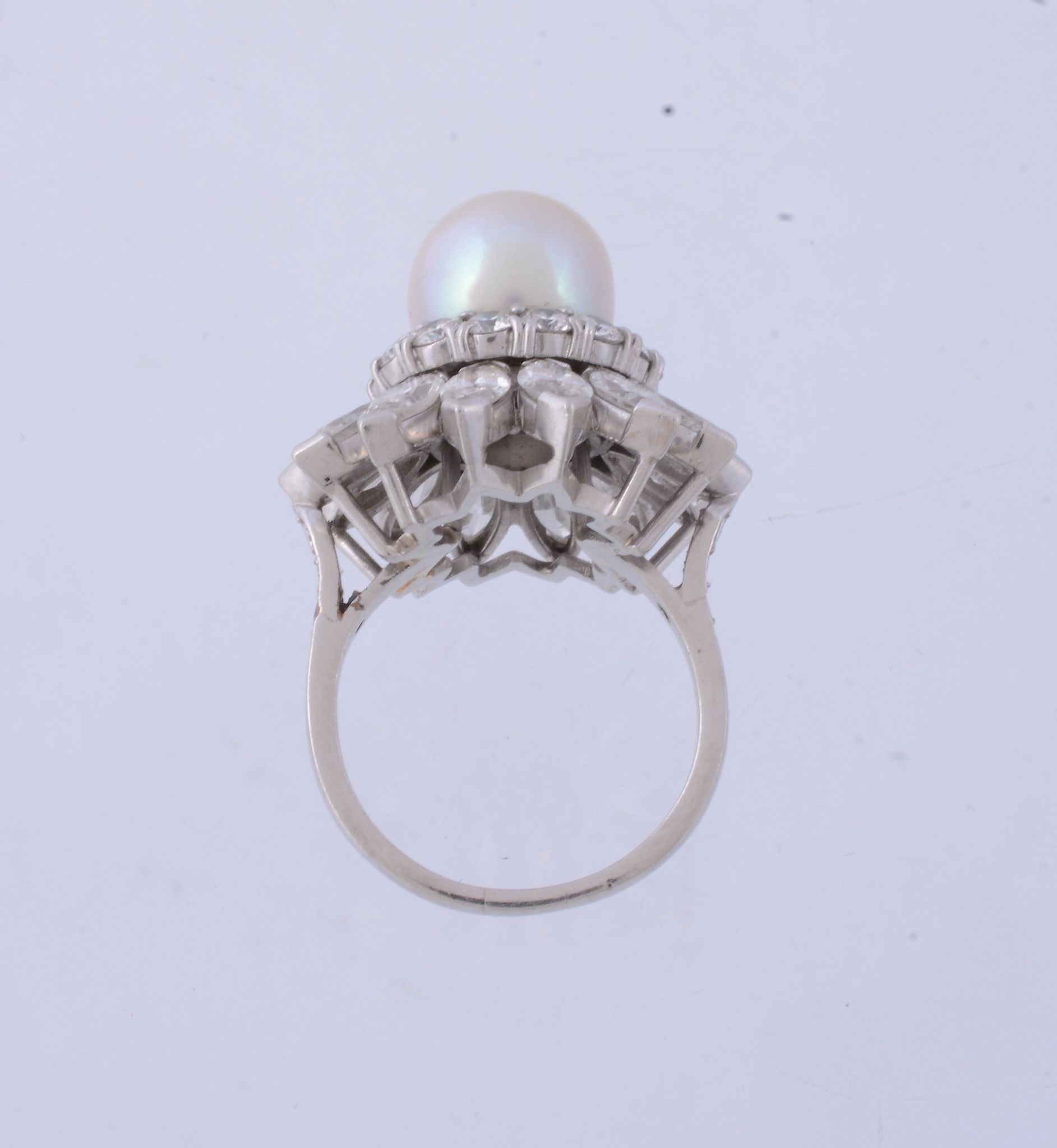 A diamond and South Sea cultured pearl cluster dress ring A diamond and South Sea cultured pearl - Image 3 of 3