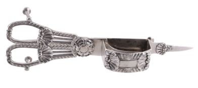 A pair of George IV silver candlesnuffers by Rebecca Emes & Edward Barnard I A pair of George IV