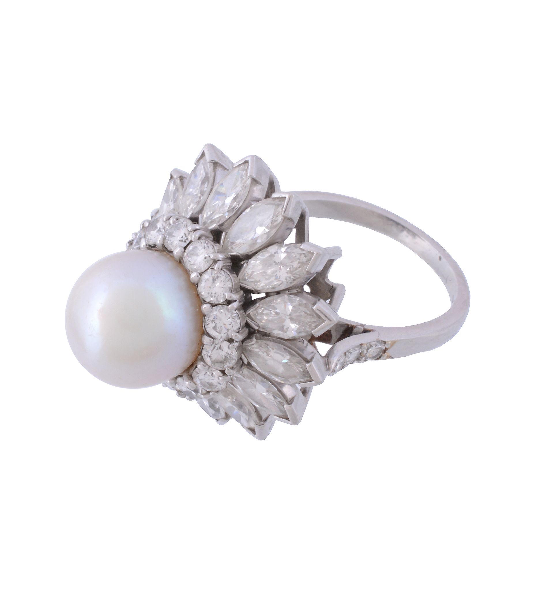 A diamond and South Sea cultured pearl cluster dress ring A diamond and South Sea cultured pearl - Image 2 of 3