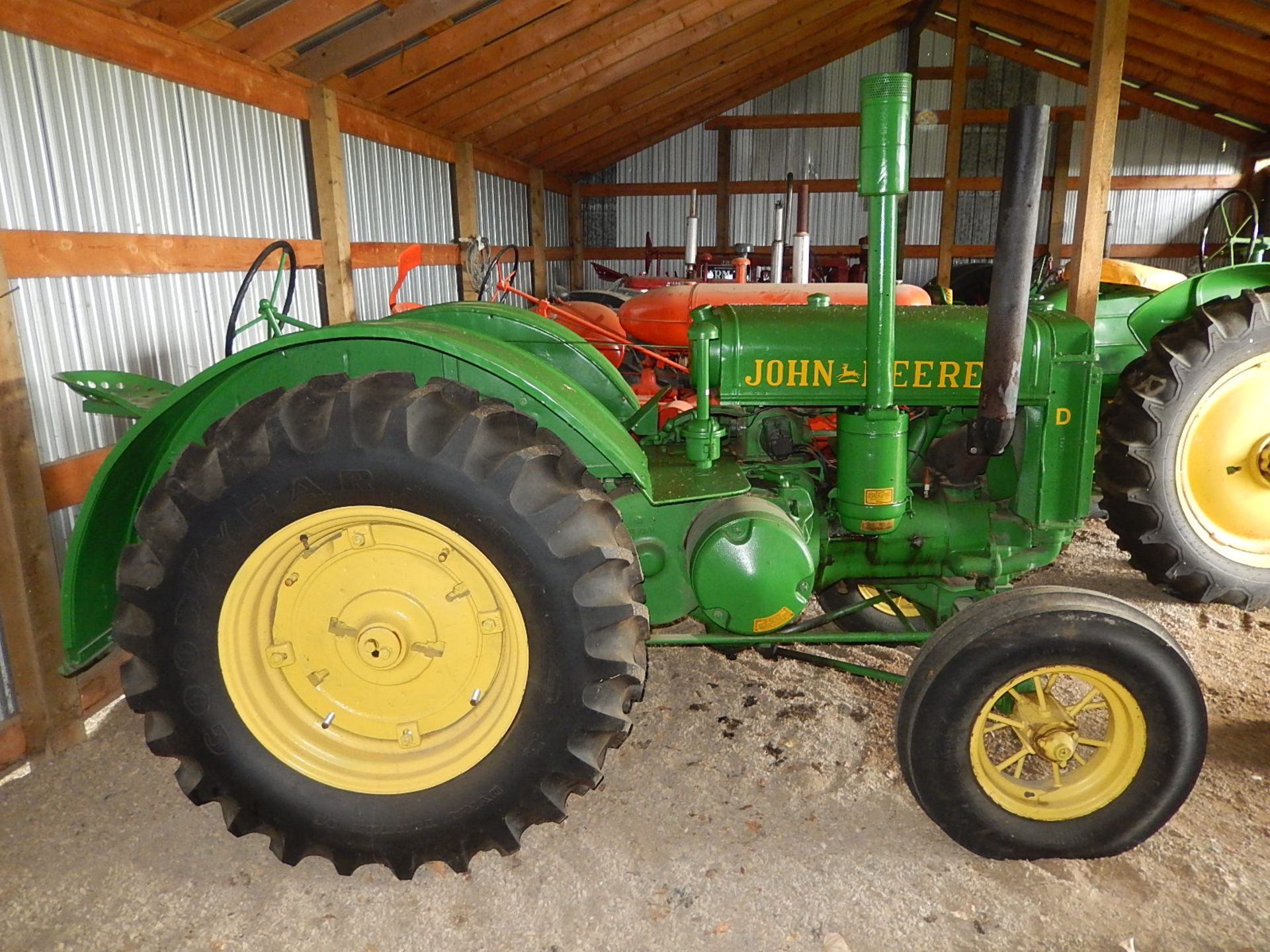 1938 John Deere “D” tractor with the intake and exhaust on right hand side (very rare – John Deere - Image 2 of 2