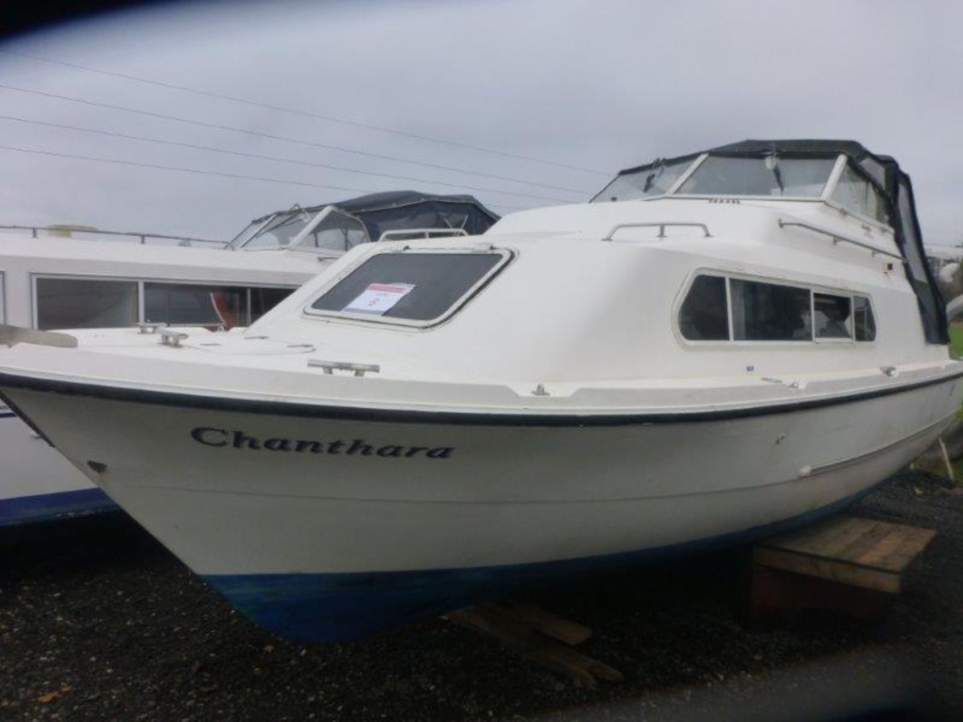 Sheerline 740 wide beam GRP cruiser, 'Chanthara' (2001) 
CIN: GB-M103D101, semi displacement hull - Image 3 of 13