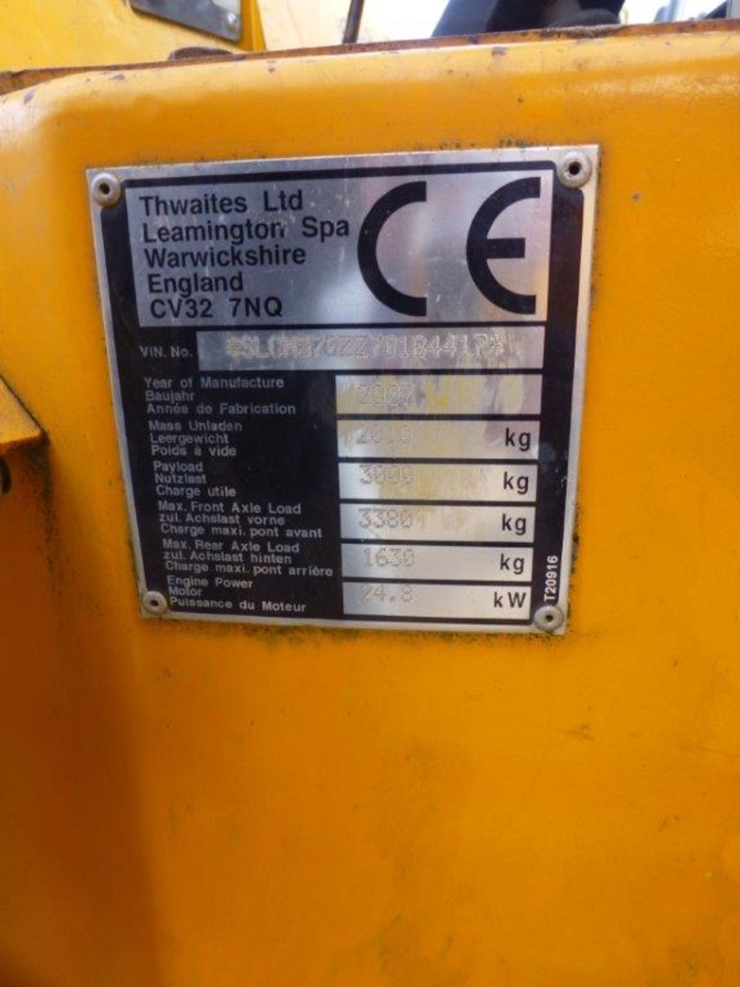 Thwaites 3-tonne articulated dumper (2007), indicated hours 777.9, weight 2010Kg, VIN no. - Image 5 of 5