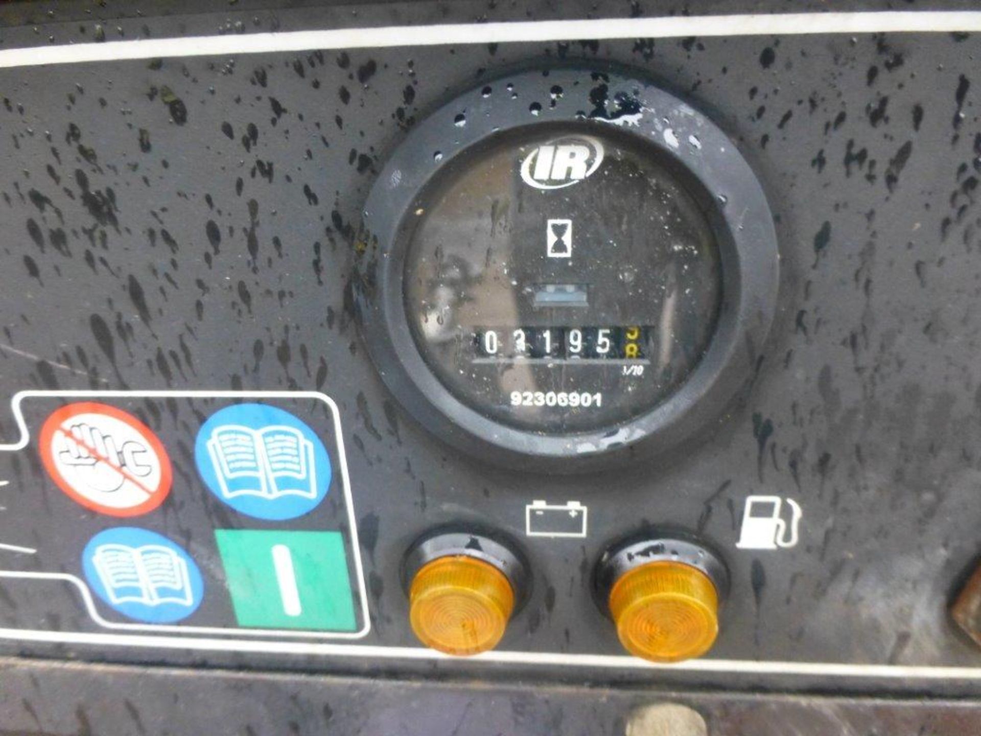 Ingersoll Rand R1090F 741 towable compressor (2007), VIN no. SC2741FXX7Y424707, indicated hours 3195 - Image 2 of 3