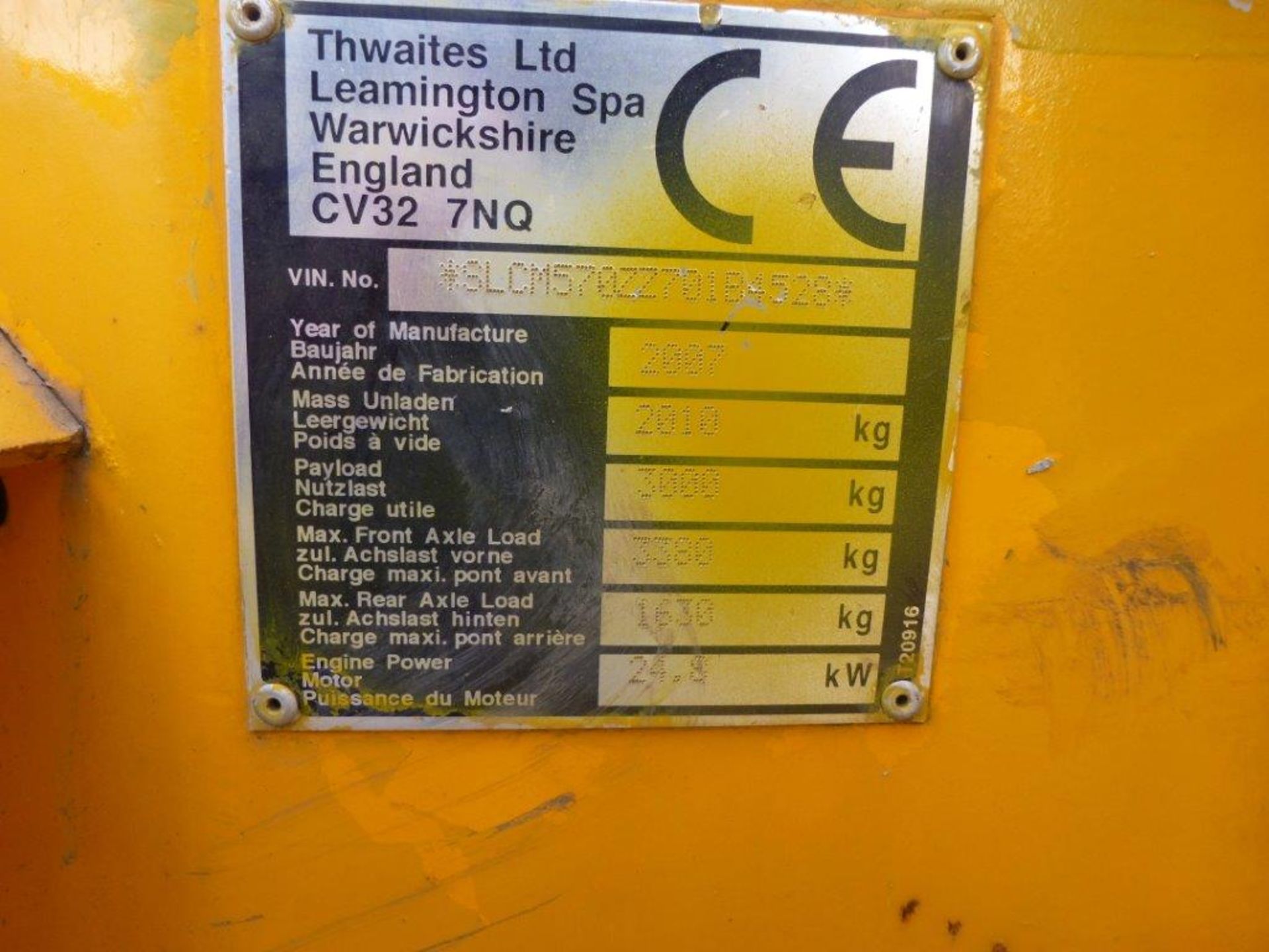 Thwaites 3-tonne articulated dumper (2007), indicated hours 561.5, weight 2010Kg, VIN no. - Image 5 of 5