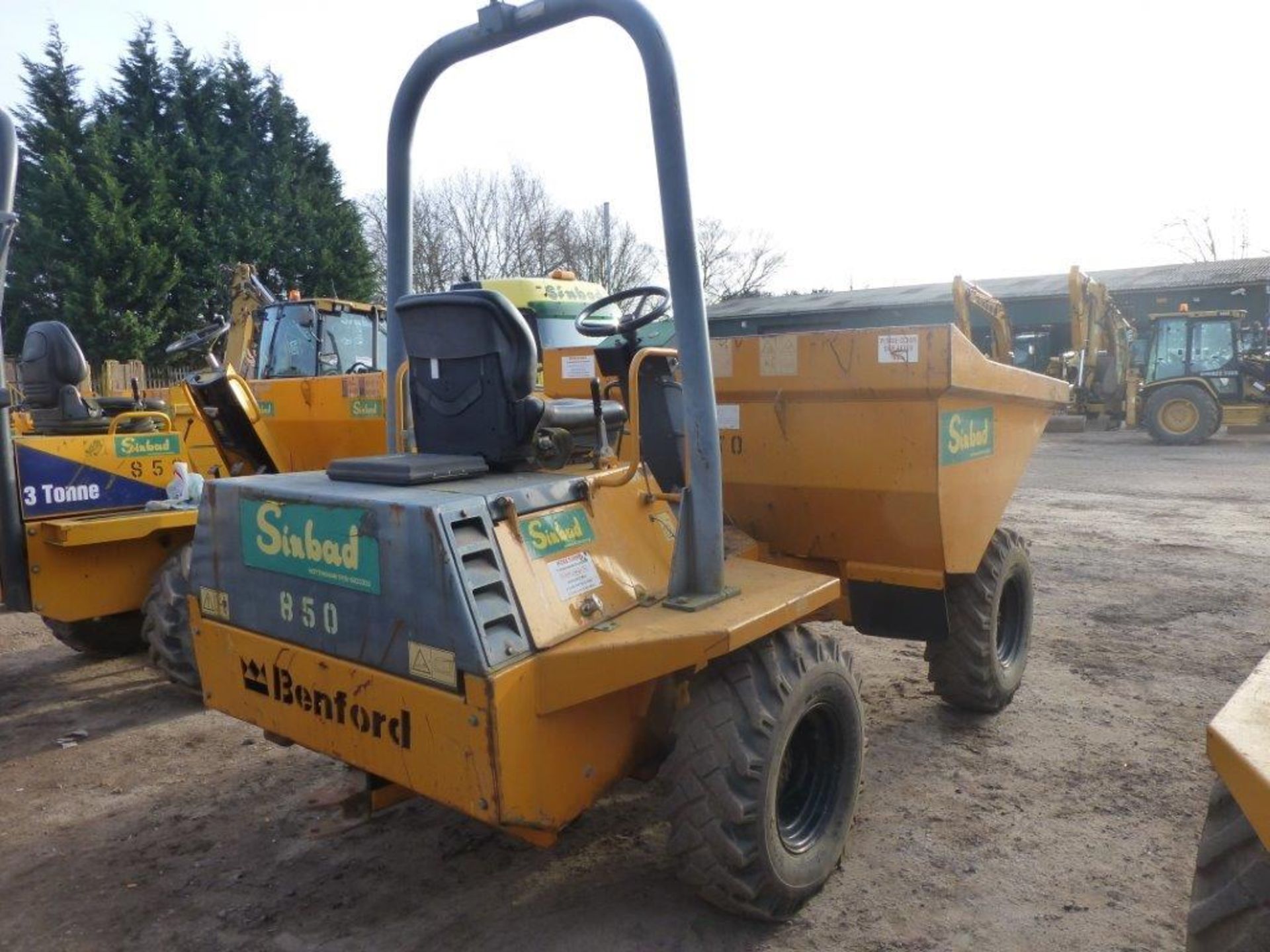 Benford 3000 DSR 3-tonne 4x4 articulated dumper (2004), indicated hours 912.4, weight 2646Kg, VIN - Image 3 of 5