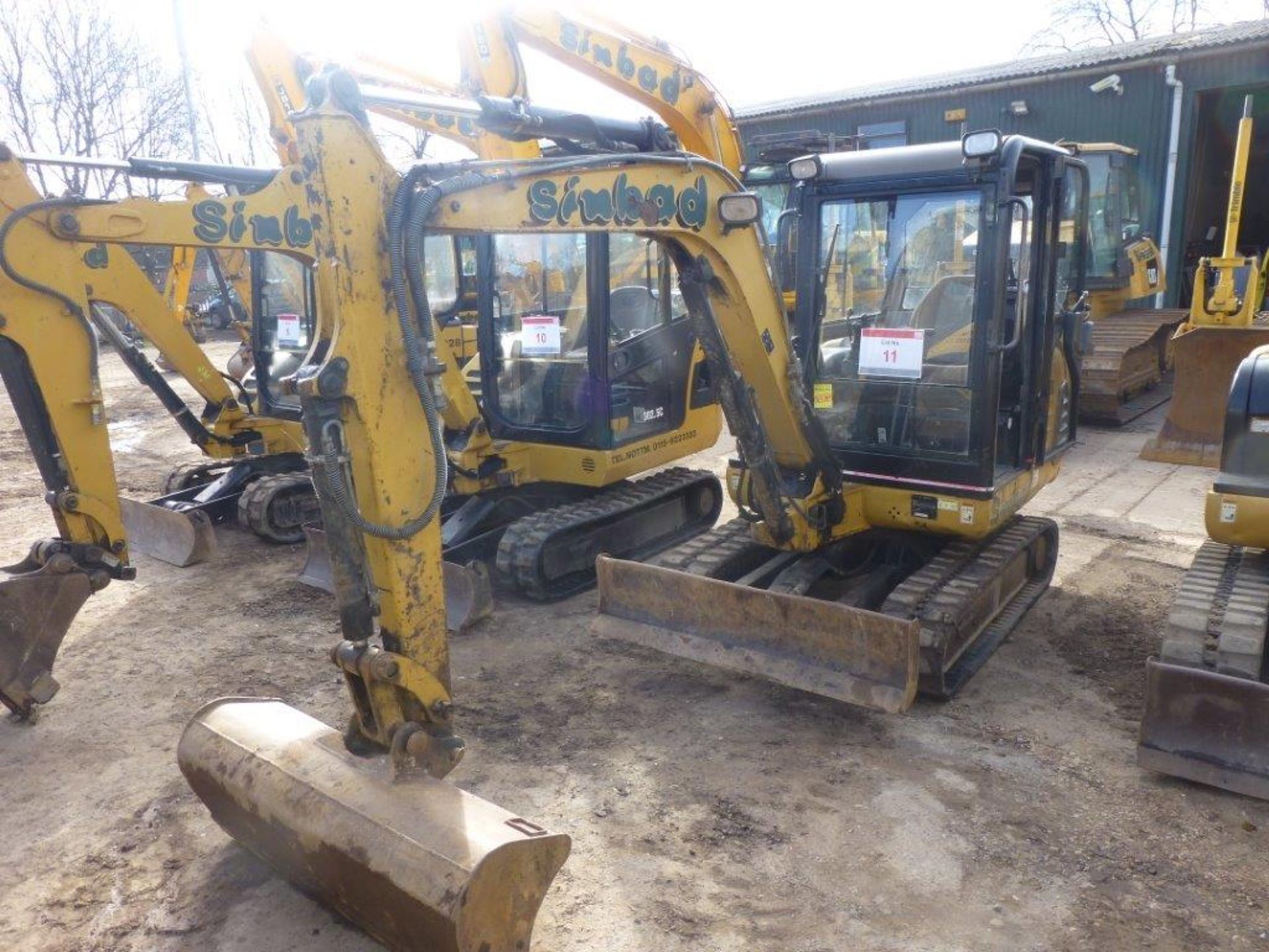 Caterpillar 302.5 rubber tracked mini excavator (2002), indicated hours 4463.2, PIN no.