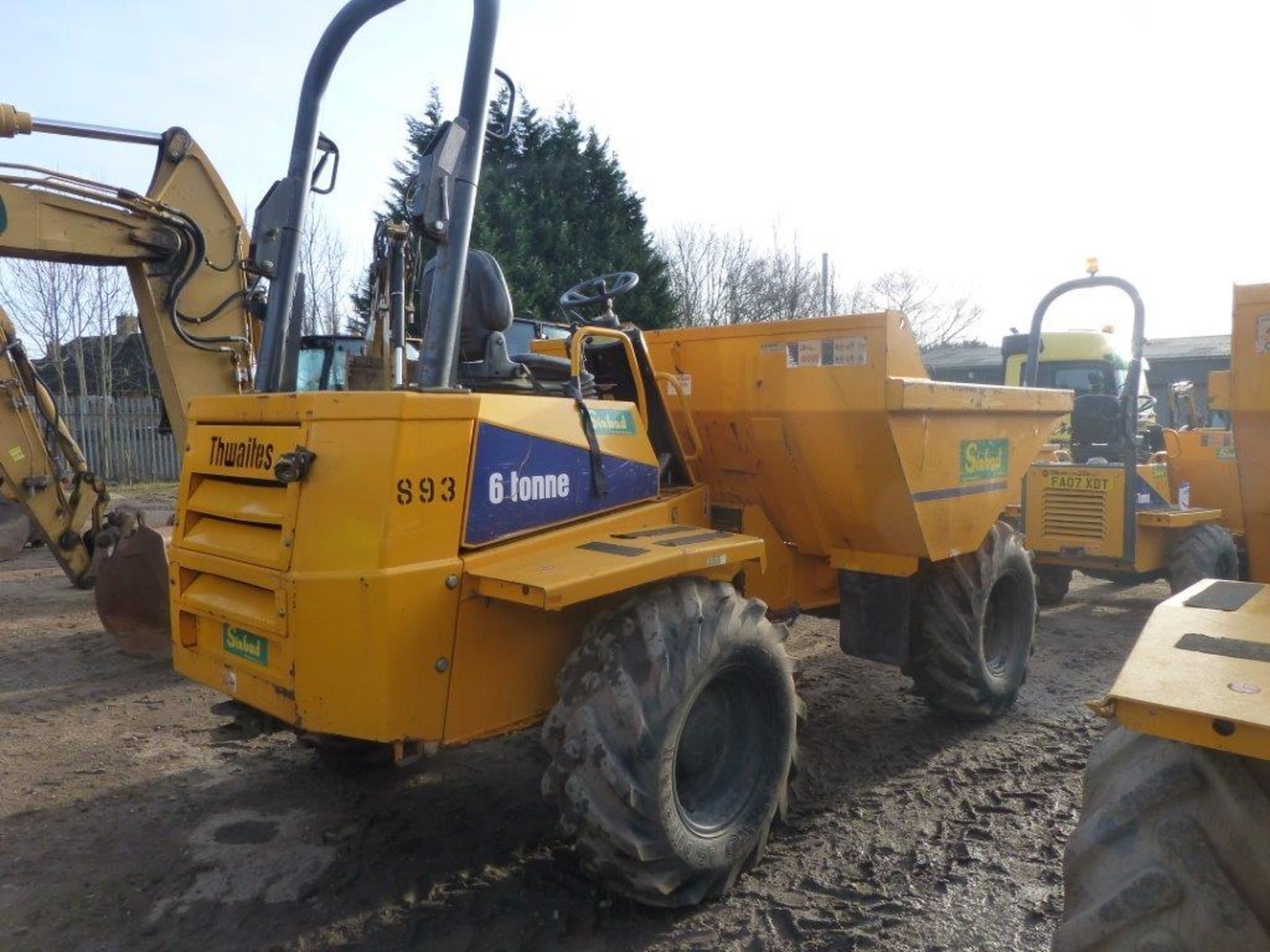 Thwaites 6-tonne 4x4 articulated dumper (2007), indicated hours 1484.2, weight 4160Kg, VIN no. - Image 4 of 6