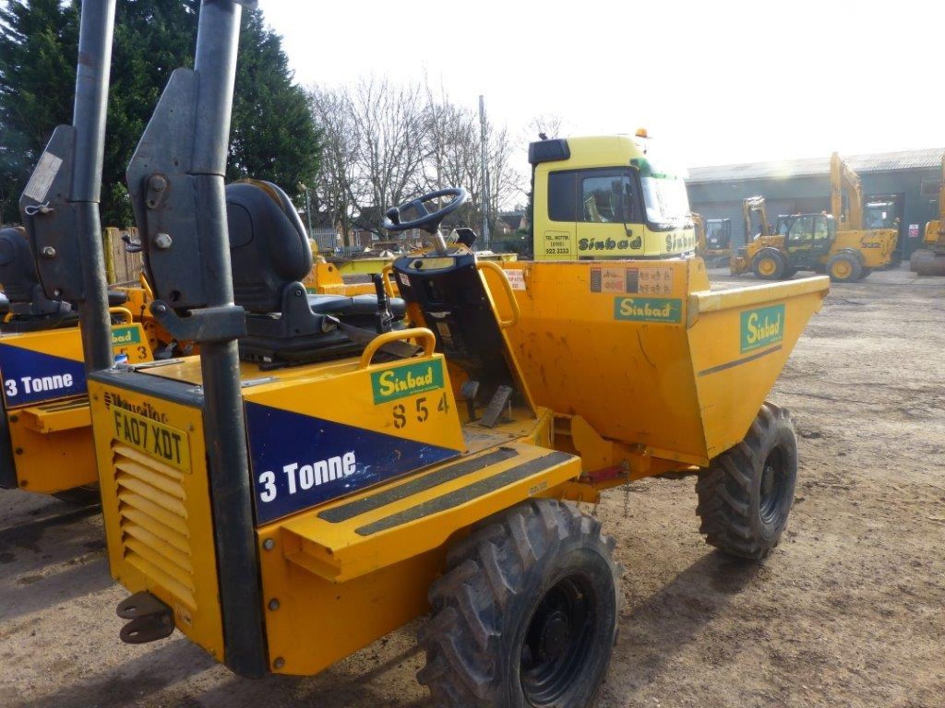 Thwaites 3-tonne articulated dumper (2007), indicated hours 561.5, weight 2010Kg, VIN no. - Image 3 of 5