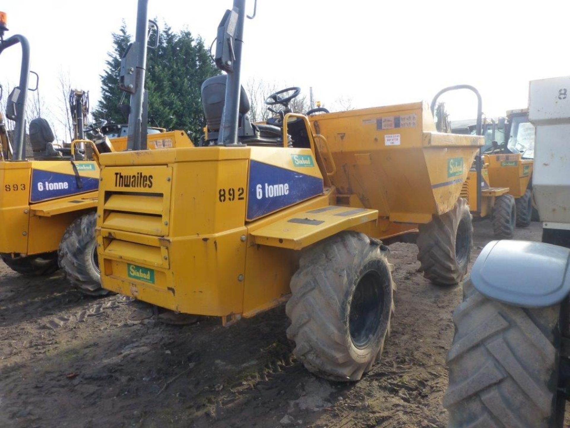 Thwaites 6-tonne 4x4 articulated dumper (2007), indicated hours 1533.1, weight 4160Kg, VIN no. - Image 4 of 6