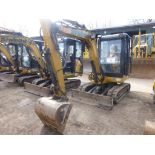Caterpillar 302.5 rubber tracked mini excavator (2001), indicated hours 4103.1, PIN no.