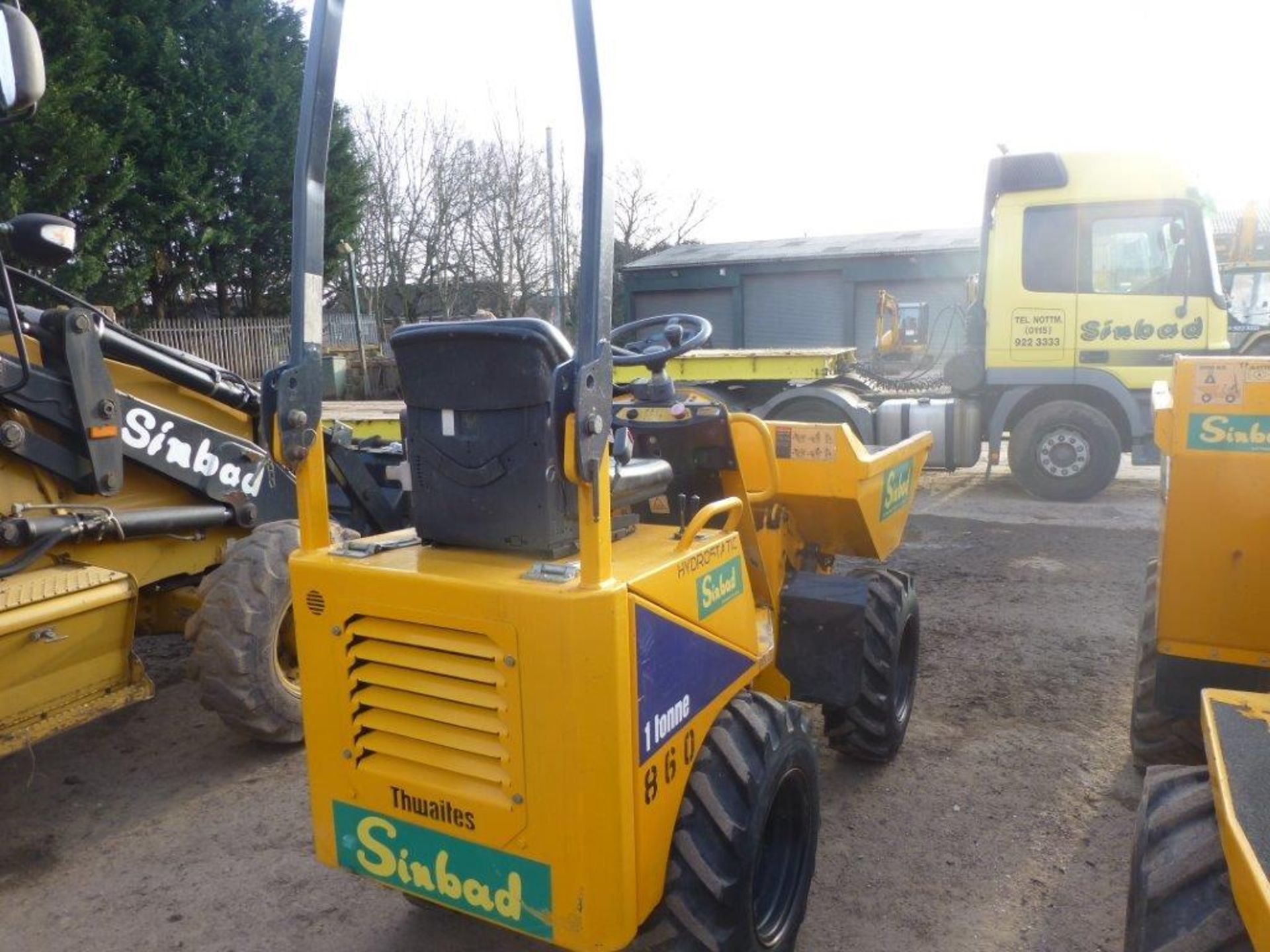 Thwaites 1-tonne 4x4 hydrostatic articulated skip loader (2007), indicated hours 1522.9, weight - Image 3 of 5