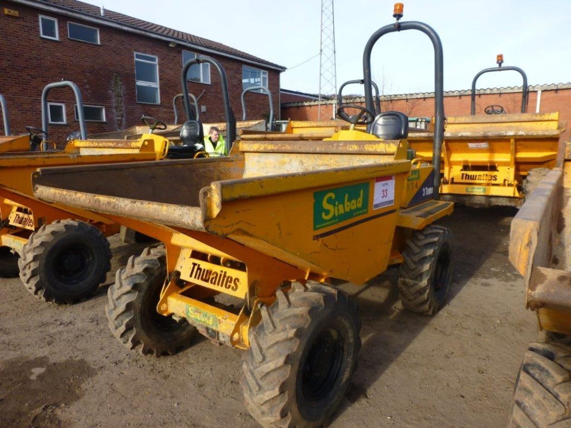 Thwaites 3-tonne articulated dumper (2007), indicated hours 561.5, weight 2010Kg, VIN no.