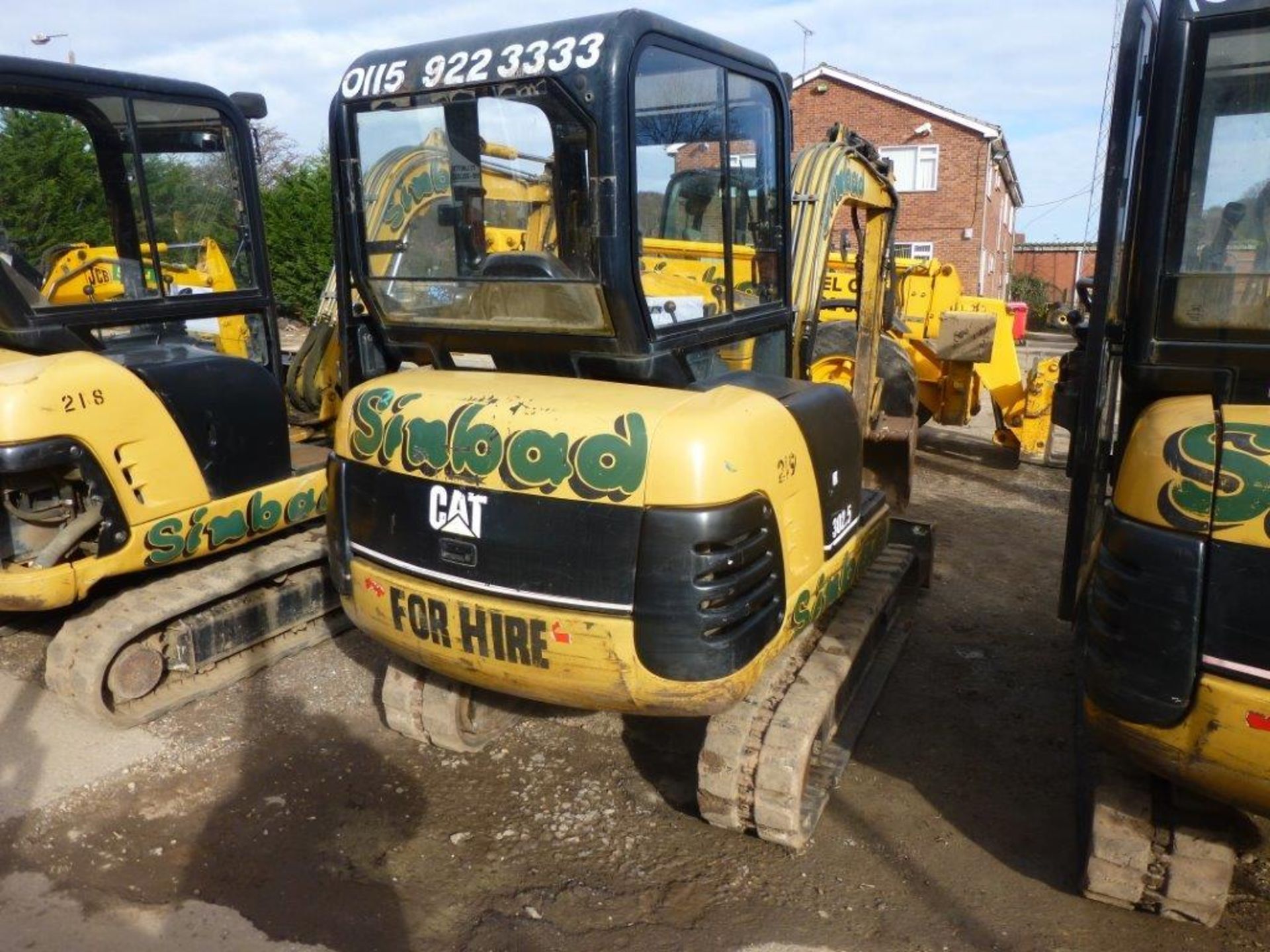 Caterpillar 302.5 rubber tracked mini excavator (2001), indicated hours 3882.6, PIN no. - Image 4 of 8