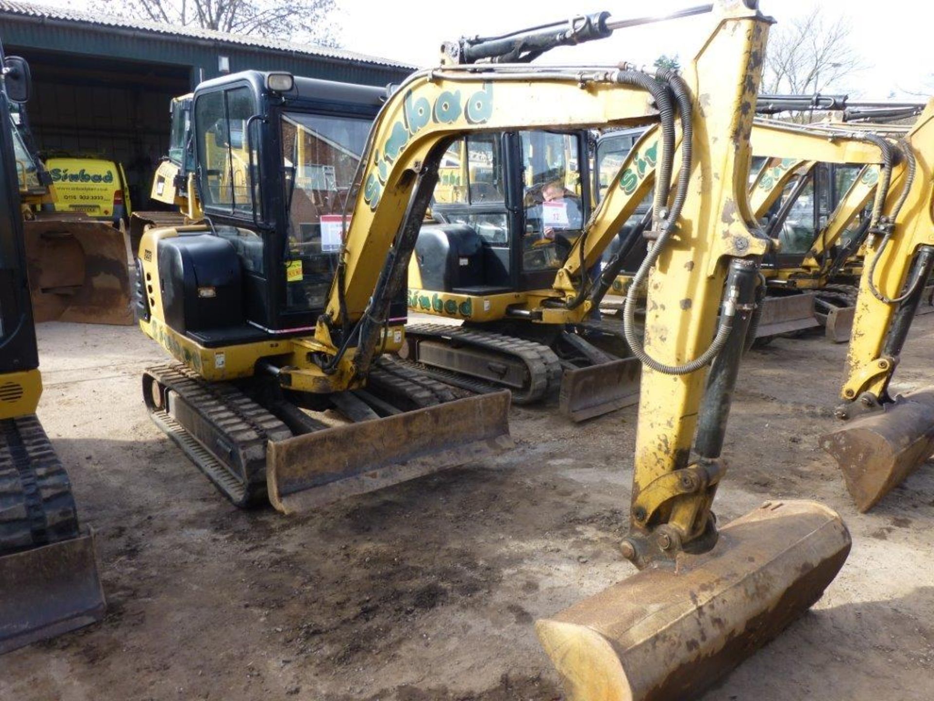 Caterpillar 302.5 rubber tracked mini excavator (2002), indicated hours 4463.2, PIN no. - Image 2 of 8