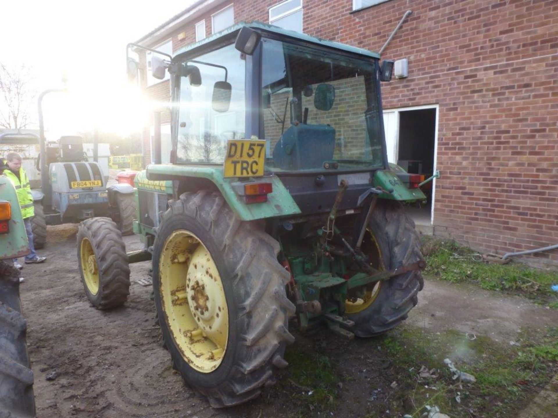 John Deere Synchron type 2250 4x4 tractor (1987), indicated hours 519.5, Serial no. L02250W606171, - Image 3 of 3