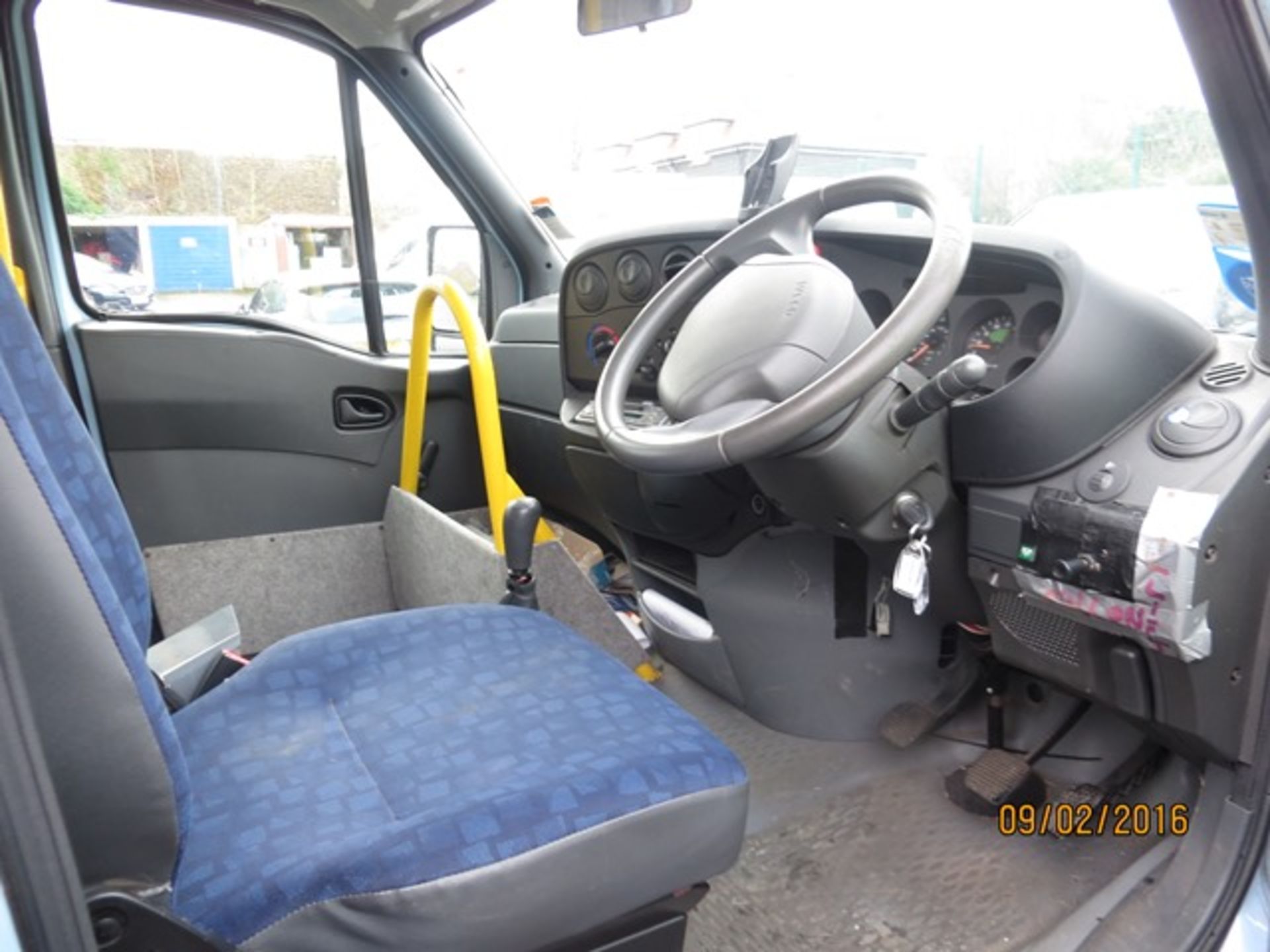 Iveco Daily 35C15 MWB  11 Seater Minibus c/w wheel chair lift & access D.O.R. 2/05 GN54 JXC - Image 5 of 7