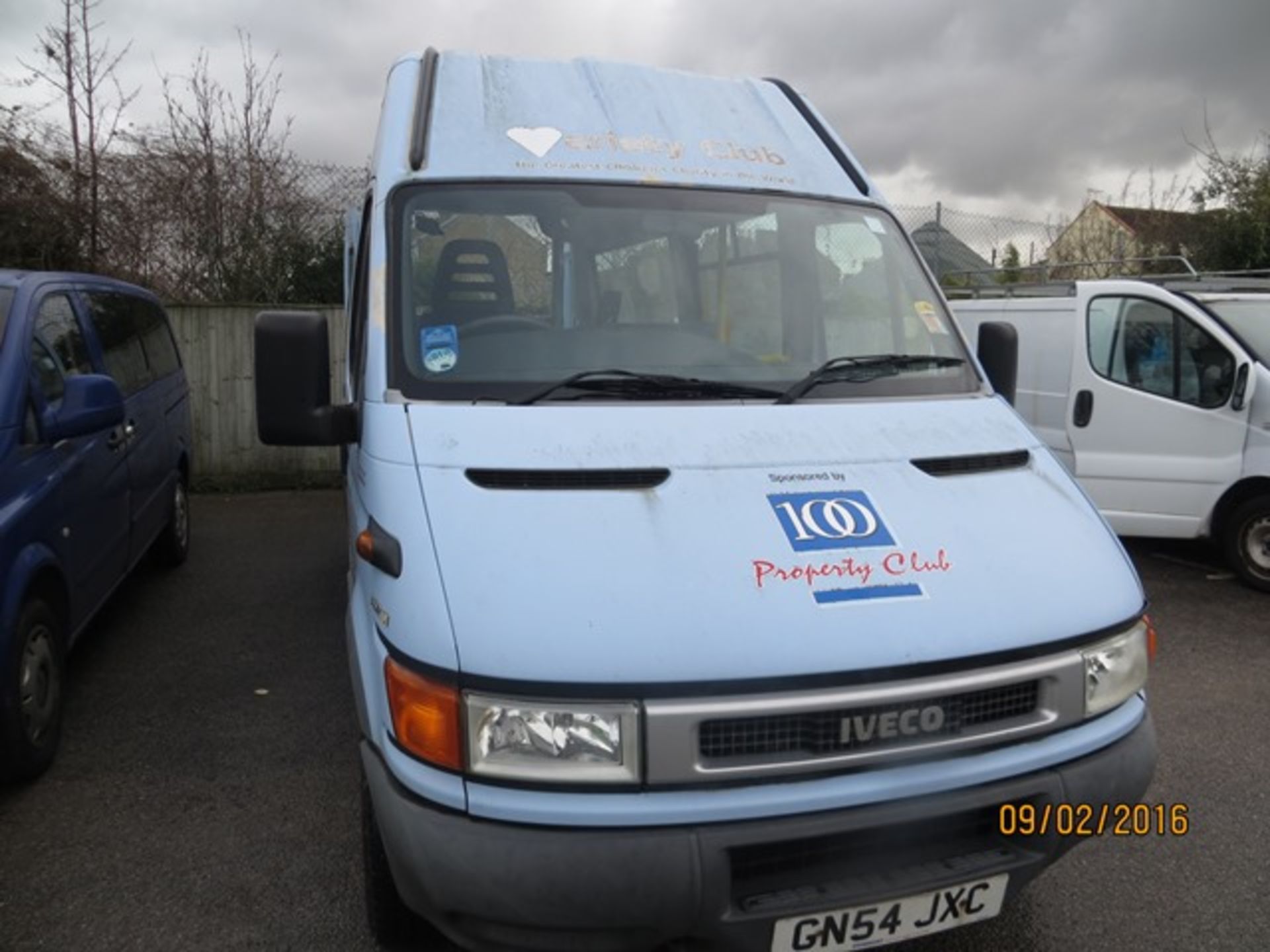 Iveco Daily 35C15 MWB  11 Seater Minibus c/w wheel chair lift & access D.O.R. 2/05 GN54 JXC