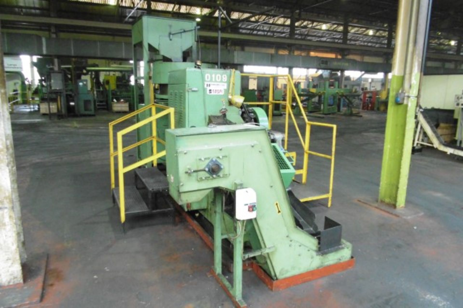 Saspi No 30 M12 thread roller, Serial No: 27-02-03, complete with vibratory hopper feed, vibratory - Image 2 of 4