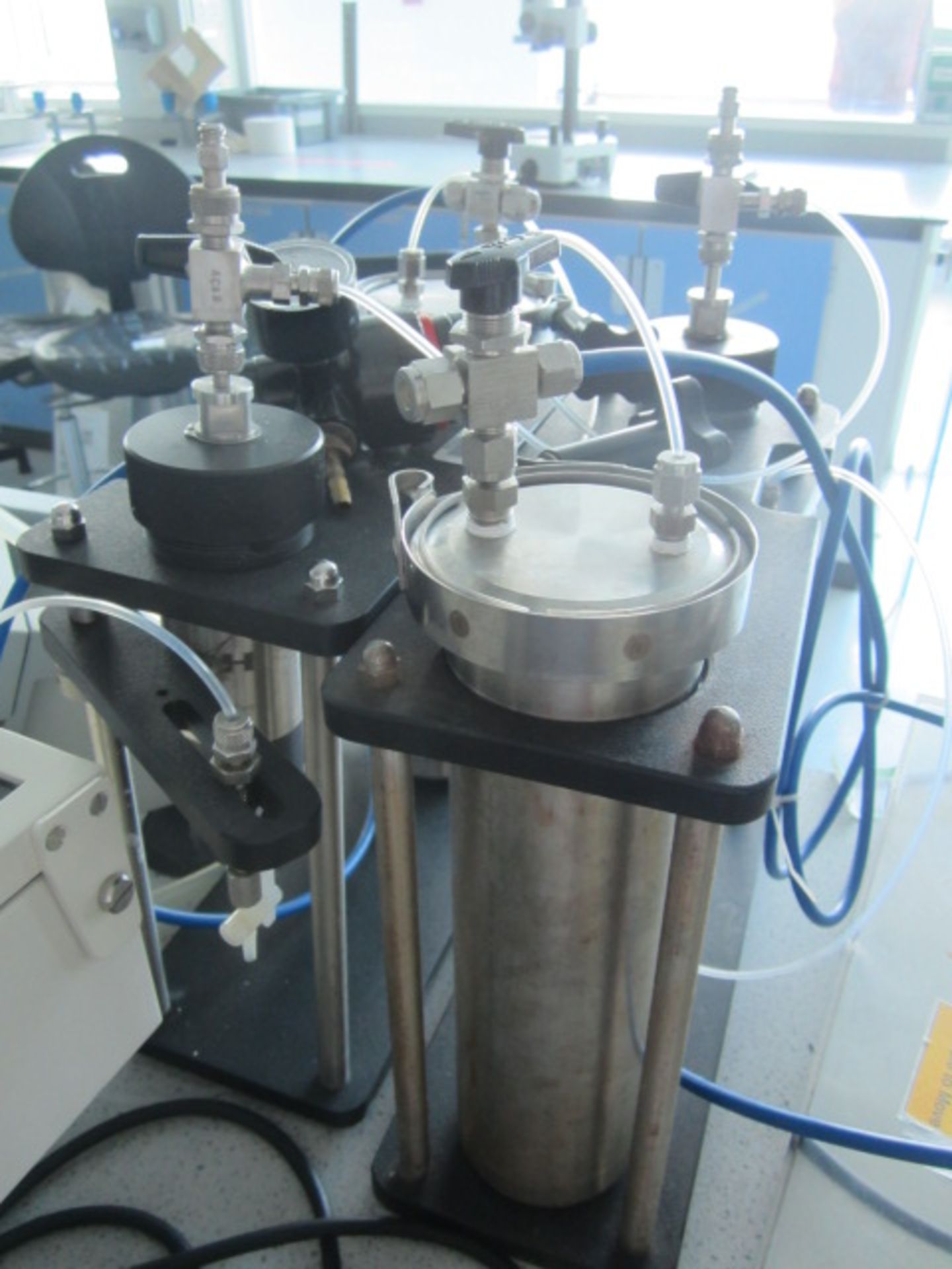 Biotage Flash Plus chromatography system (height 150mm x width 300mm x depth 130mm)