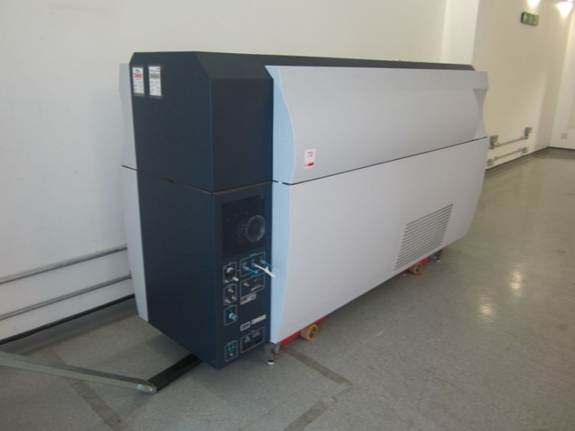 BRUKER TOF/TOF Ultraflex 2 mass spectrometer  – Method statement will be required prior to removal - Image 2 of 4