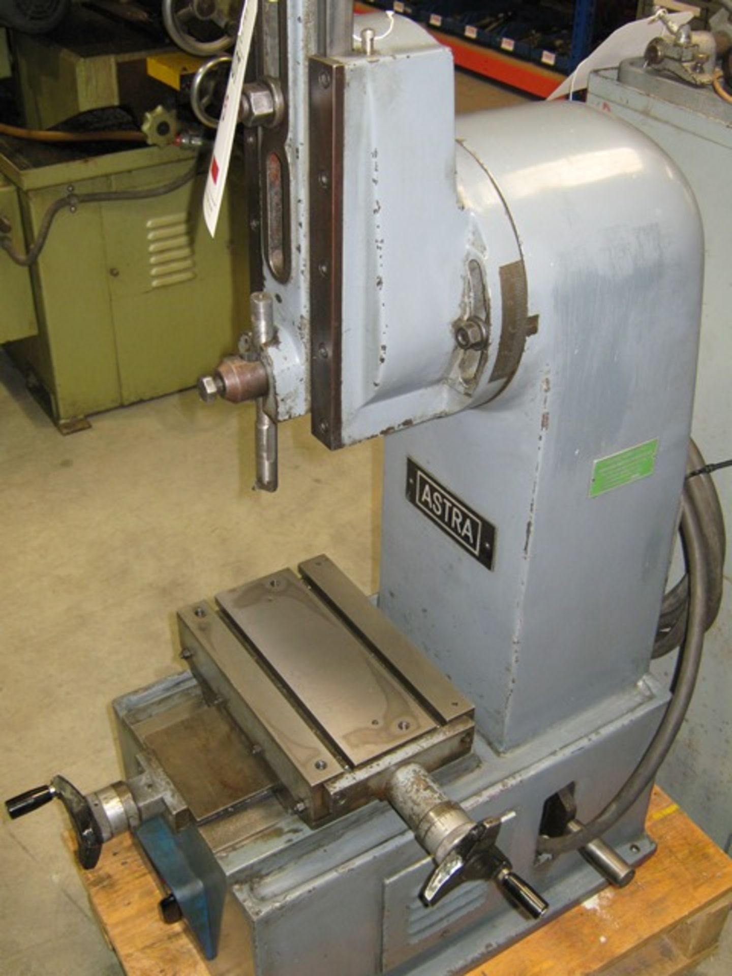 Astra slotting machine with tilting head, 415v, table size 10" x 7" - Image 2 of 3