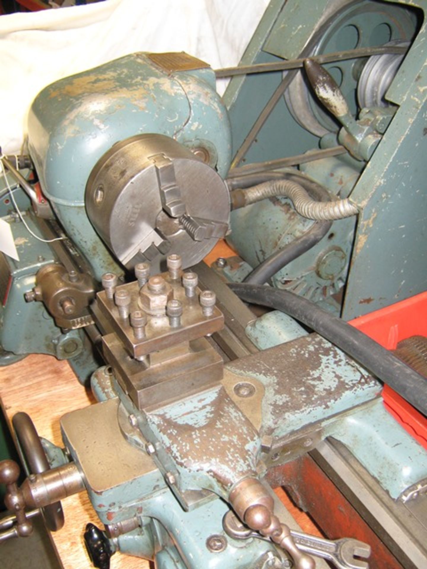 Smart & Brown centre lathe, model sabel, 9" swing & 50" between centres with 3 Jaw / 4 Jaw & - Image 3 of 9